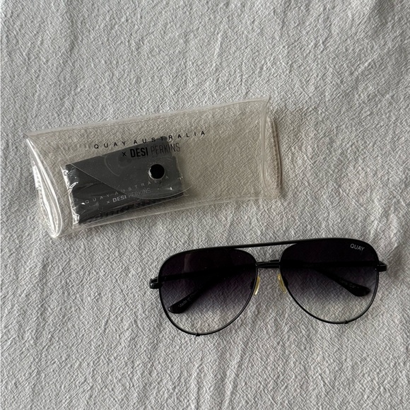 Quay Australia Accessories - Quay Black Aviator Sunglasses